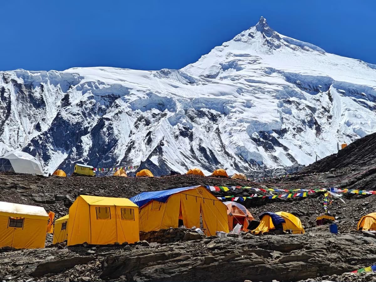 Manaslu summit route to open in a day or two as 466 foreign climbers prepare for final push